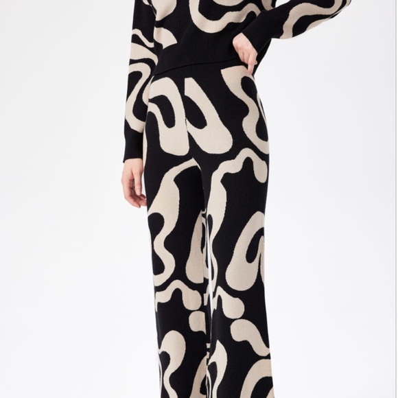 Cider Sweaters - CIDER EVERYDAY ILLUSION SWEATER SET (SIZE M)